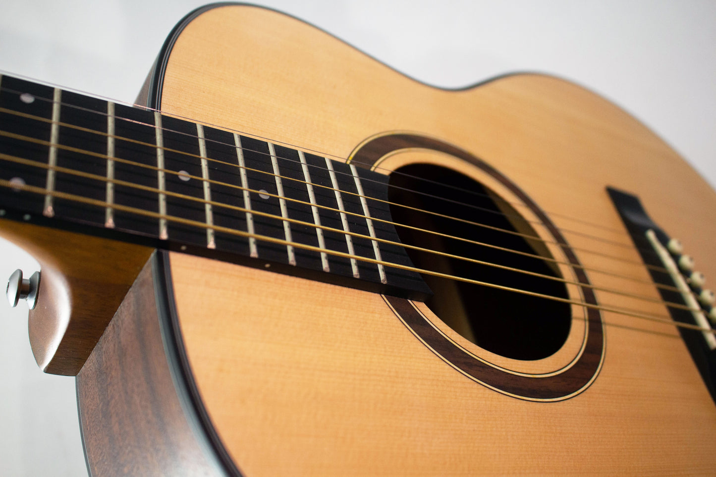 Guitarra Granada Mountain Mini electroacústica Natural