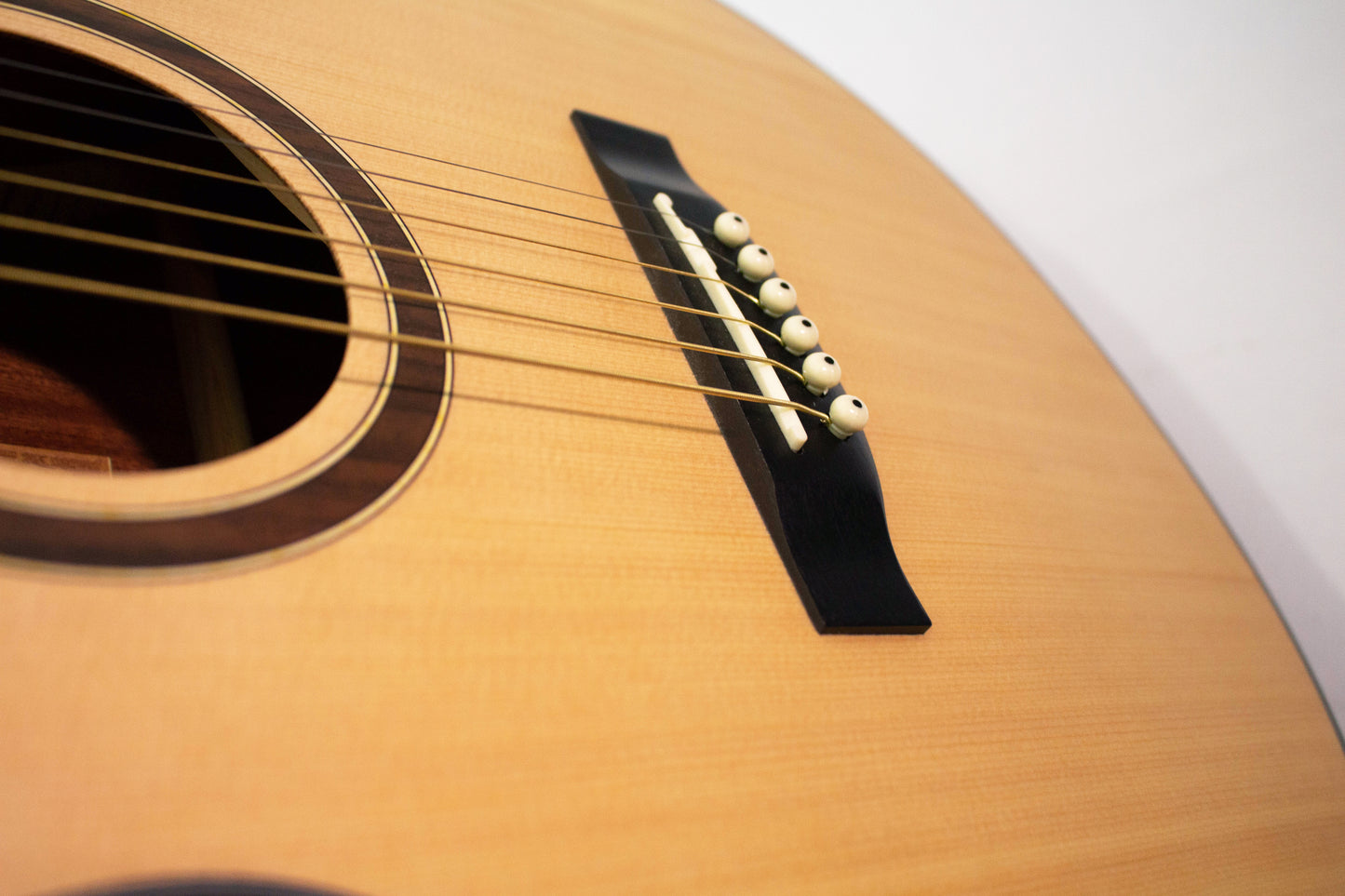 Guitarra Granada Mountain Mini electroacústica Natural