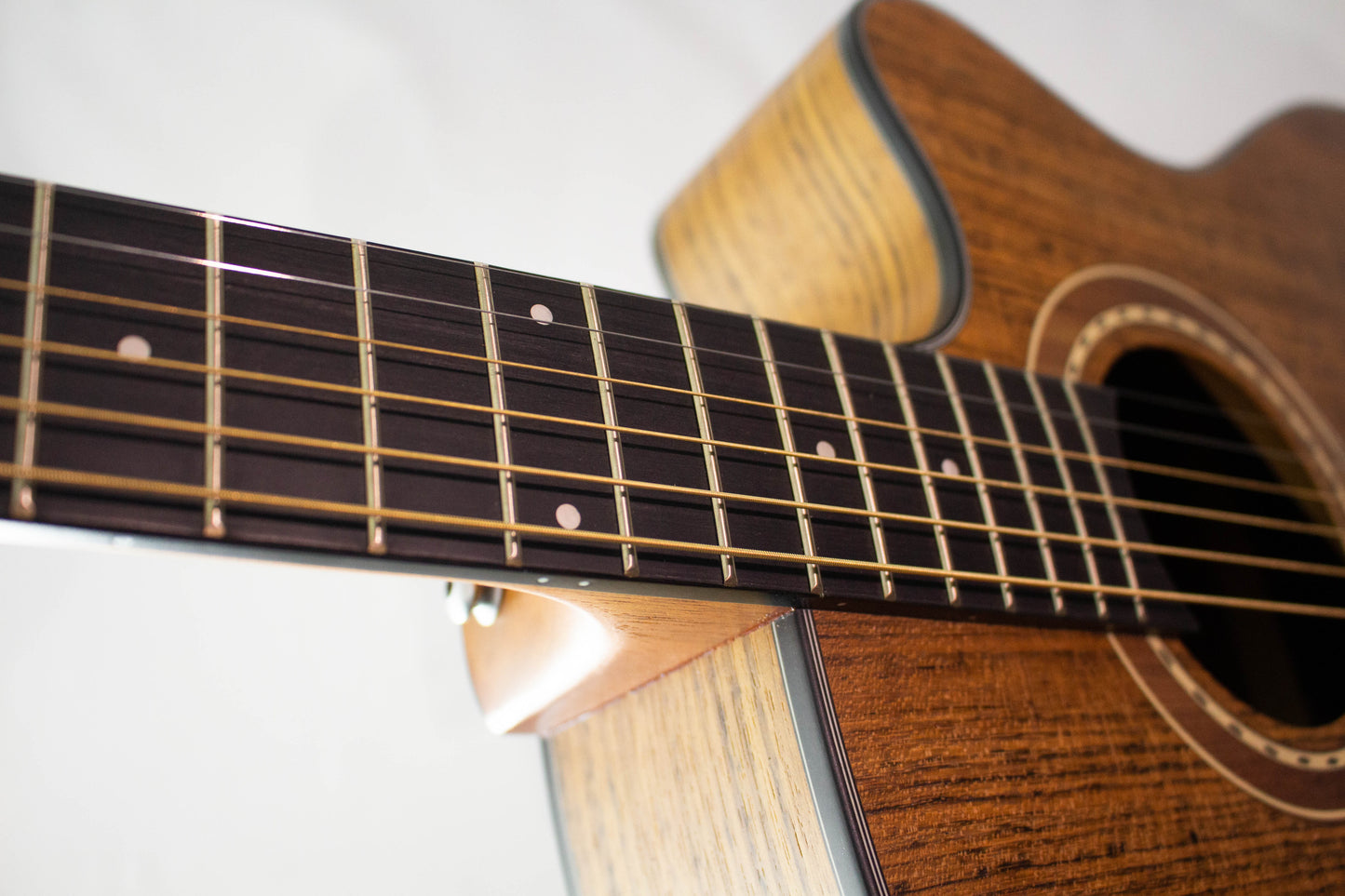 Guitarra Electroacústica Granada Live CE Walnut